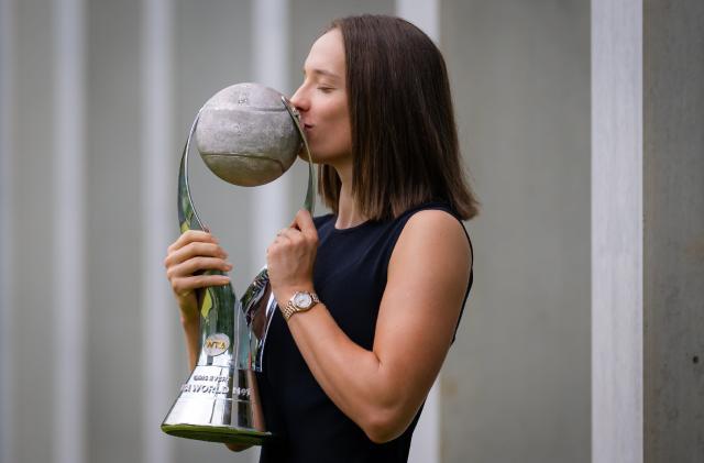 1667971269586000568.jpg 543ace57gy1h7yn3q2sbtj219k0u0n1q.jpg