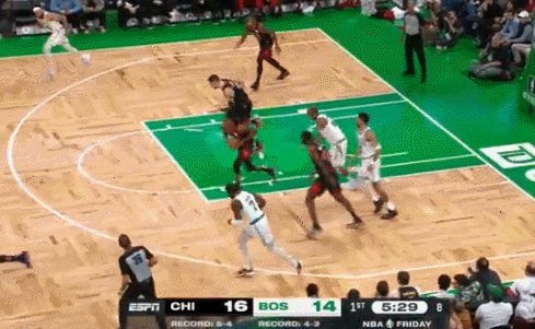 1667978967827092325.gif 3.gif