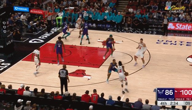 1667979094829044158.gif 8.gif